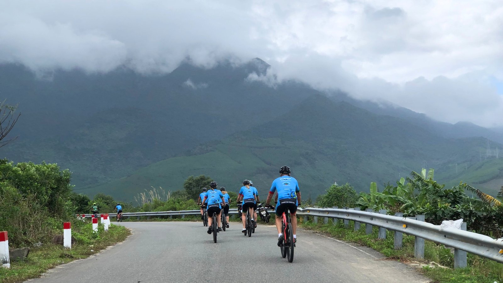 Dalat to Nha Trang Cycling Tour via Lak Lake 2 Days